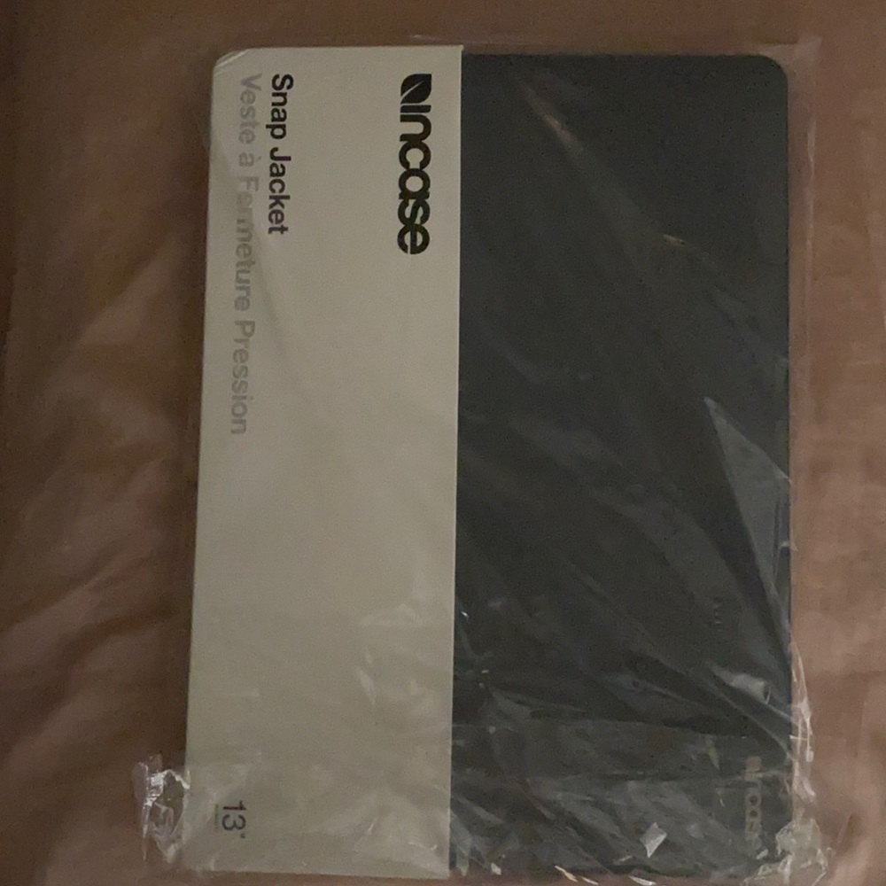 15” MacBook snap jacket